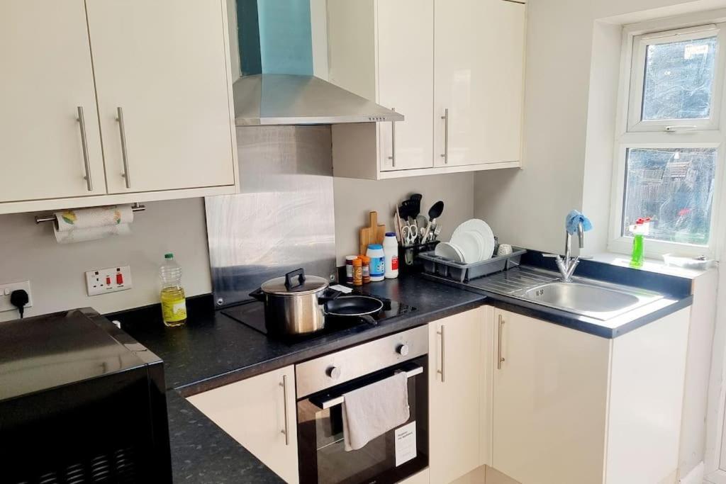 Stylish Apartment, Self Check-In, Ideal 4 Contractors, 25Mins To Gatwick Airport Thornton Heath Exterior foto